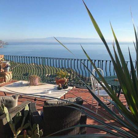 B&B La Terrazza Sul Mare Taormina Exterior photo