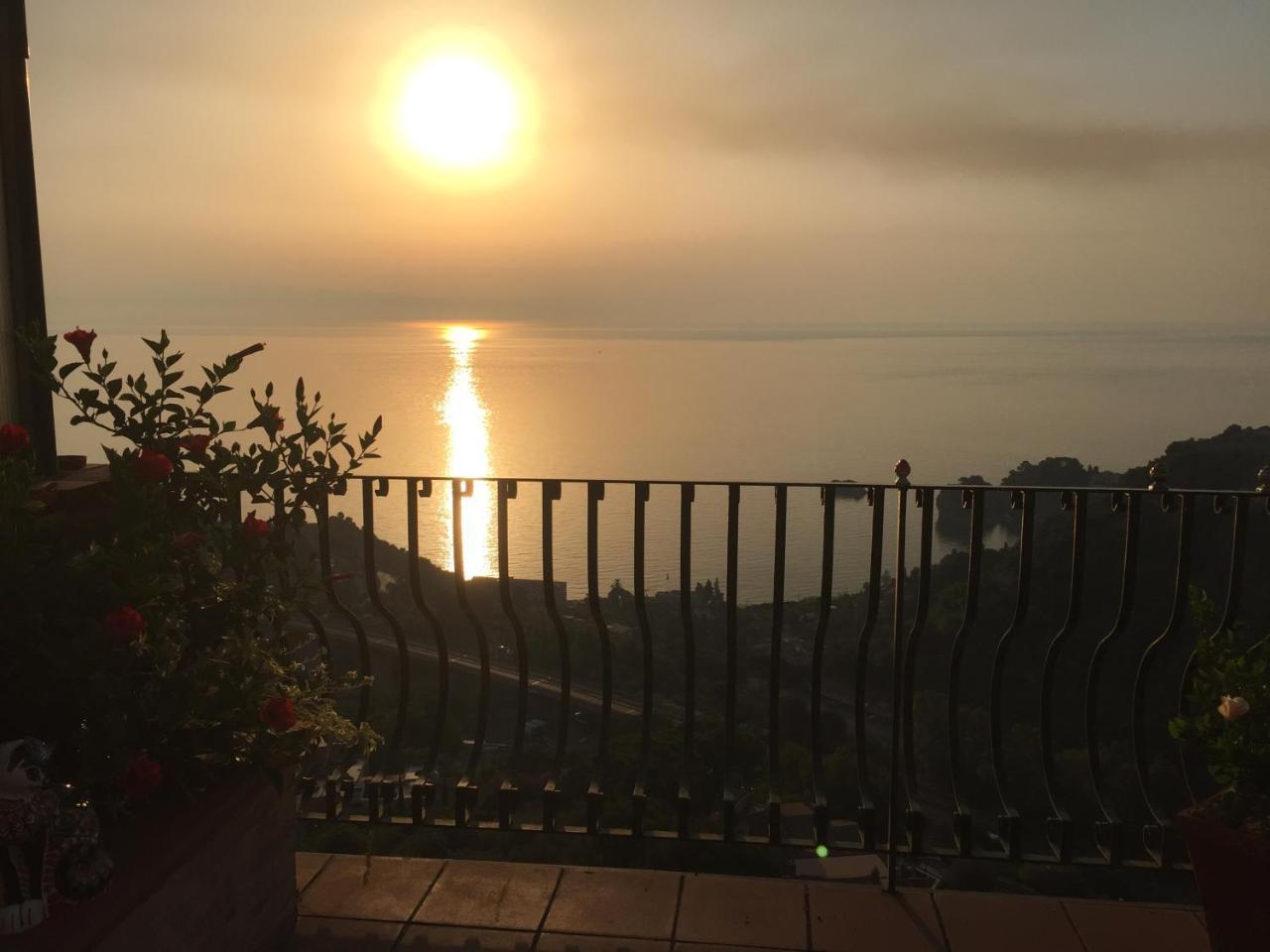 B&B La Terrazza Sul Mare Taormina Exterior photo